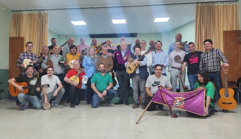 El Ayuntamiento muestra su apoyo a la Tuna Universitaria de Ciudad Real