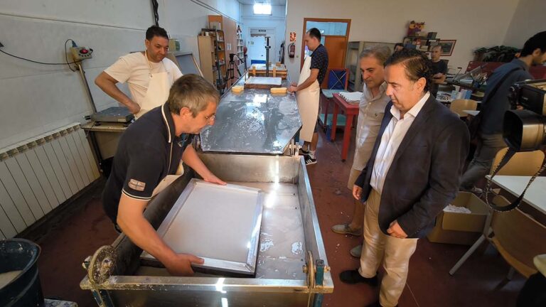 Medio Ambiente y Sostenibilidad muestra los talleres de reciclaje del centro ocupacional Fuensanta
