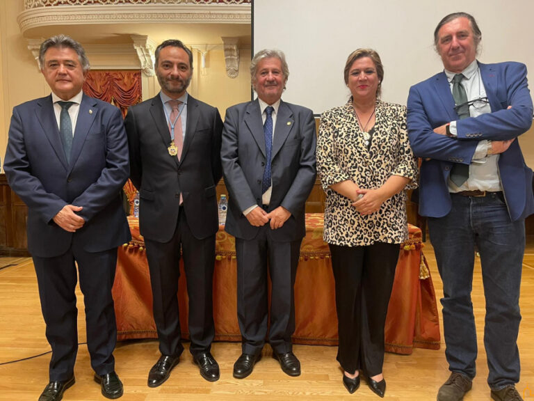 El Instituto de Estudios Manchegos incorpora a Javier García-Luengo como consejero numerario en un acto celebrado en el Antiguo Casino de Ciudad Real