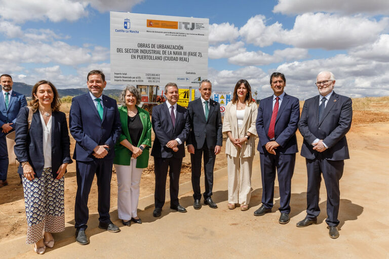 Page anuncia la construcción de nuevo conservatorio de música en Puertollano y mira con optimismo el futuro de la acería verde