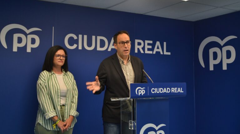 El PP presenta una PNL para que la Junta vuelva a financiar el servicio de comidas a domicilio para los mayores