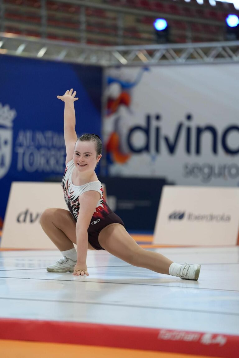 La gran Carla Cartón, del Club Aerobics VS 2.0 de Puertollano, hace historia en el Campeonato de España de Gimnasia