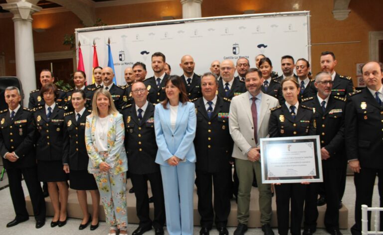 El Gobierno de Castilla-La Mancha reconoce la contribución de la Policía Nacional para garantizar la democracia, la paz, la libertad y la igualdad