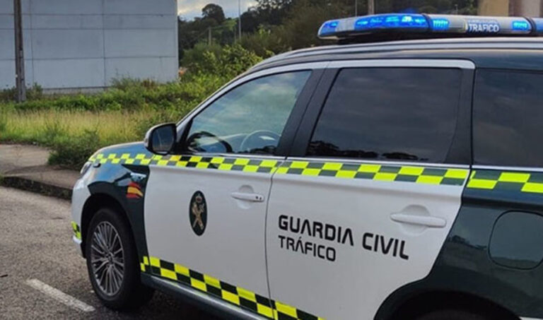 Muere un joven y una chica resulta herida grave tras la salida de vía de un turismo en Talavera de la Reina