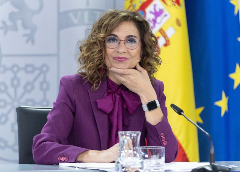 El Gobierno anuncia que el Estado condonará 4.927 millones de euros de deuda a Castilla-La Mancha, lo que supone reducir su pasivo un 30%