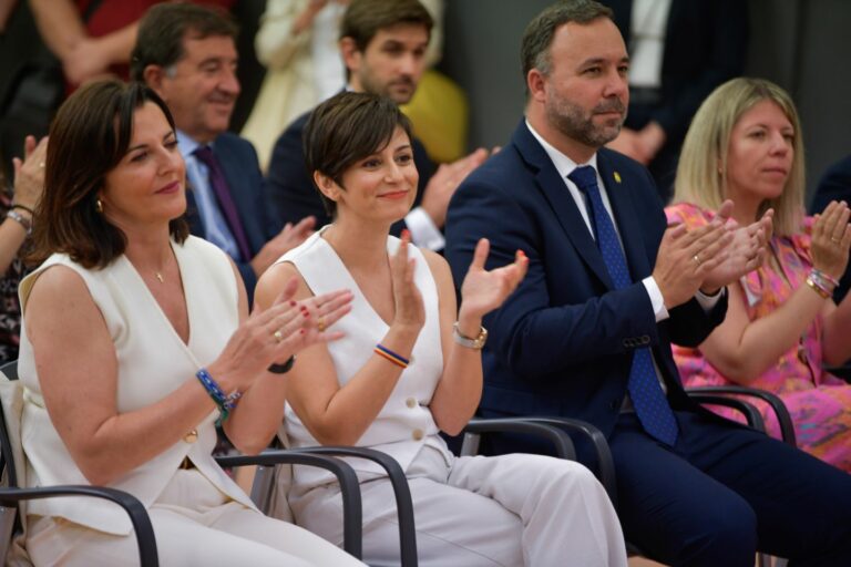 Rodríguez dice que «los extremos deben de quedar a un lado» cuando se habla de menores migrantes