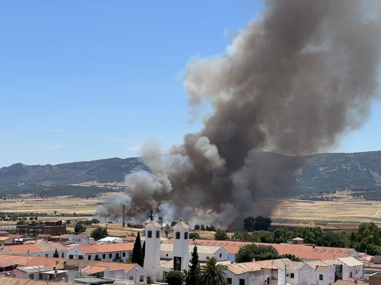 Puertollano: Declarado un incendio de pastos y maleza cerca de la mina de San Esteban