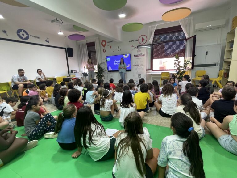 El Colegio Oficial de Ingenieros Industriales de Ciudad Real celebra el Día de la Mujer Ingeniera con un acto especial con los niños y niñas del Colegio Santo Tomás de Villanueva