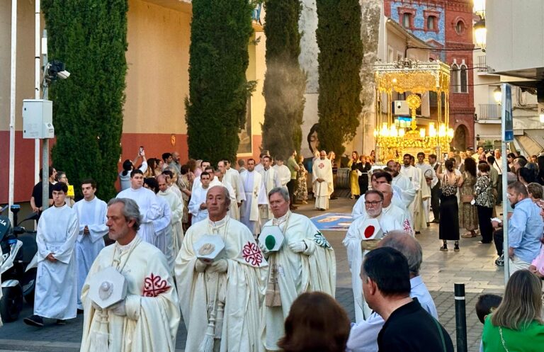 Cientos de ciudadrealeños arropan la procesión del Corpus