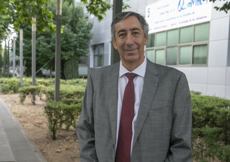 El Gobierno de Castilla-La Mancha invierte 40.000 euros en la reparación de la cubierta y del pavimento del CEIP ‘Cervantes’ de Brazatortas