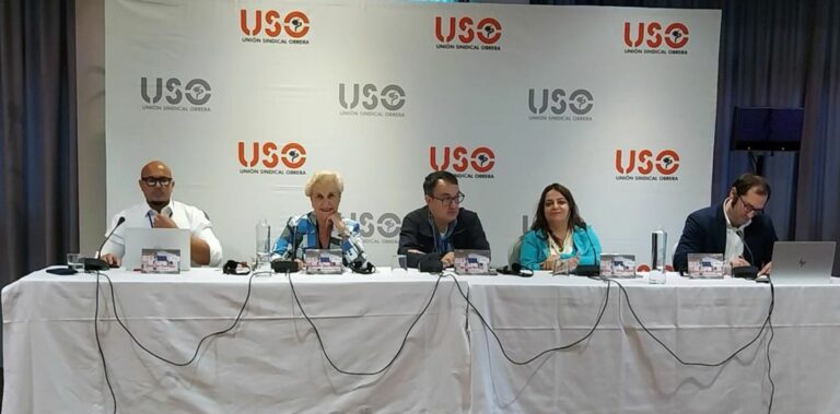 Carmen Quintanilla destaca el papel crucial de la mujer en la fijación de la población rural durante el seminario de USO