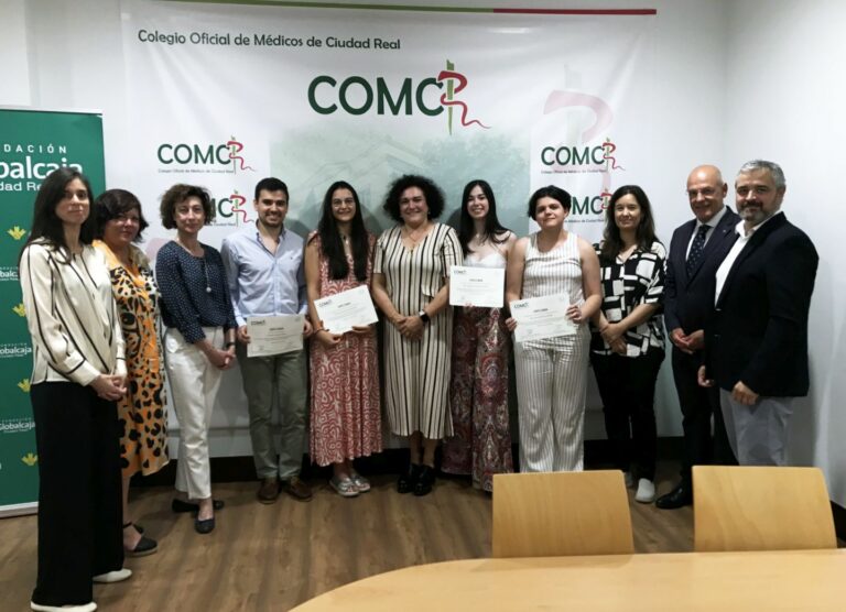 Entregadas las becas de formación para estancias estivales en Hospitales y Centros de Investigación Biomédica para alumnos de la Facultad de Medicina de Ciudad Real