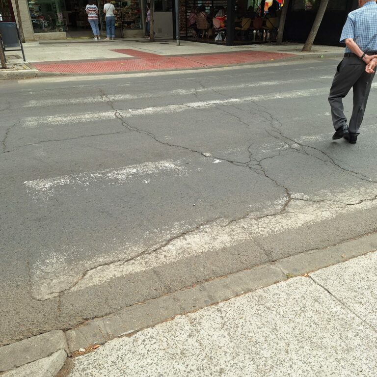 La manifiestamente mejorable señalización horizontal de tráfico en Puertollano