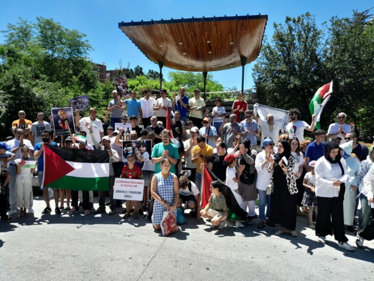 Puertollano: Unas 200 personas se concentran en defensa del pueblo palestino