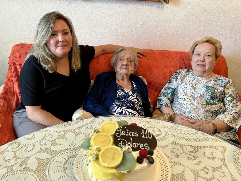 Puertollano: La formidable Dolores Buitrago se convierte en supercentenaria y celebra cantando coplas sus 110 años