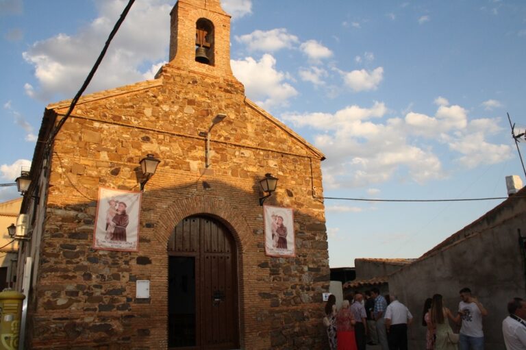Corte de luz el viernes por trabajos de mantenimiento en diversas calles de El Villar de Puertollano