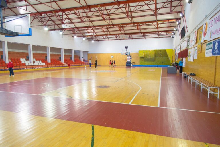 El Ayuntamiento de Puertollano renovará la pista del Pabellón Luis Casimiro