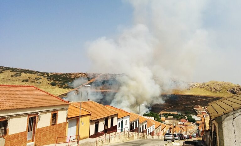 Las quemas controladas en Puertollano se extenderán el miércoles a la Variante del Minero, Cerro del Tío Pedrillo y entorno de Repsol