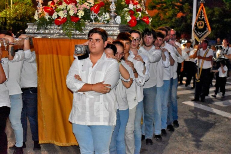 Puertollano: Fervor por San Juan en las calles de la barriada Fraternidad