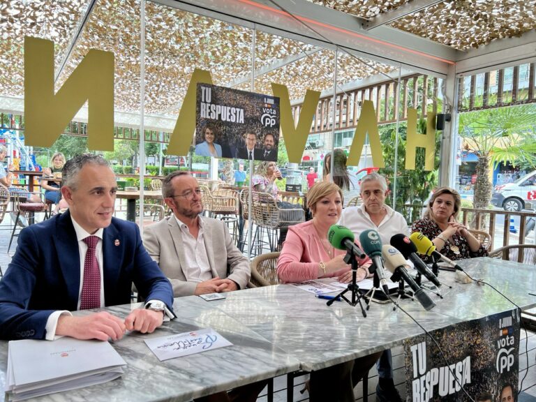 El PP cierra campaña en Puertollano pidiendo el voto para poner freno a la «desidia y corrupción» del PSOE