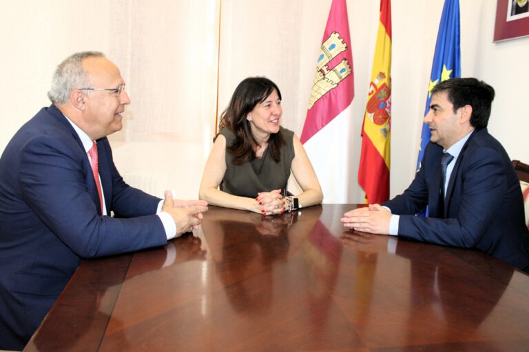 El complejo petroquímico de Repsol en Puertollano enfila el relevo en su dirección con una primera reunión con la Junta