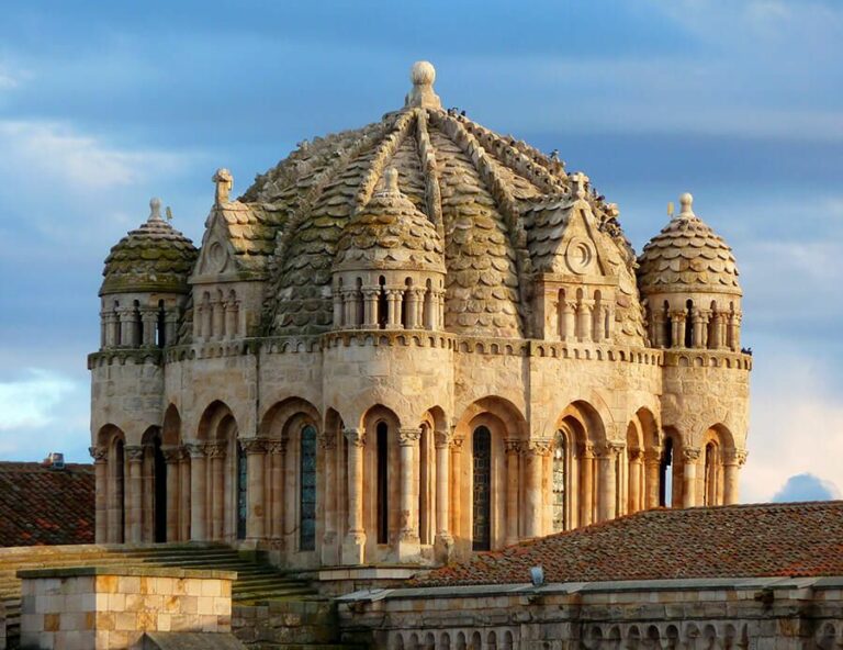 Visita a la Catedral de Zamora: Joya arquitectónica, magnifico ejemplo de arte románico