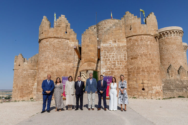 García-Page fija el objetivo de incrementar un 18 por ciento el número de turistas y un 23 por ciento el de pernoctaciones durante esta década