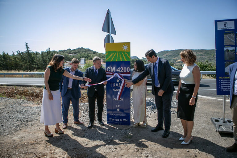 El Gobierno regional acondicionará la CM-4106 entre el límite de Anchuras y Badajoz y la conexión de Herencia con la Autovía de los Viñedos