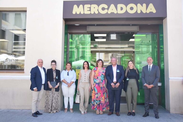 El Gobierno regional valora el compromiso con la sostenibilidad y la conservación del patrimonio histórico de Mercadona en Talavera
