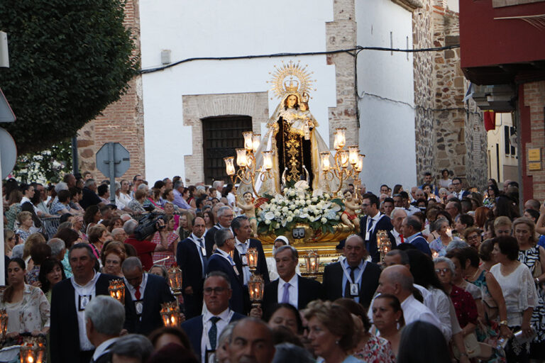 La Virgen del Carmen puso en las calles de Almodóvar del Campo la emoción festiva en el día de la patrona