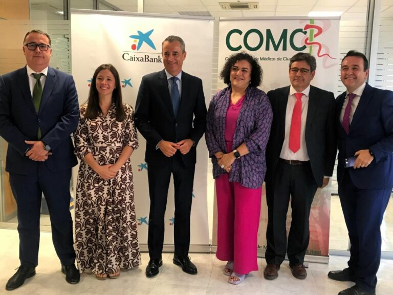 CaixaBank y el Colegio de Médicos de Ciudad Real renuevan su convenio de colaboración