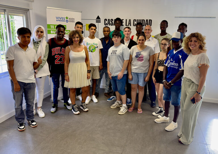 5 de los 27 jóvenes formados en la V Escuela de Empleo de Operaciones Auxiliares de Almacenaje y Aparatos Elevadores ya están trabajando