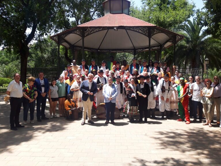 El Ayuntamiento de Ciudad Real recibe a los participantes de la 42 edición del Festival Internacional del Folclore