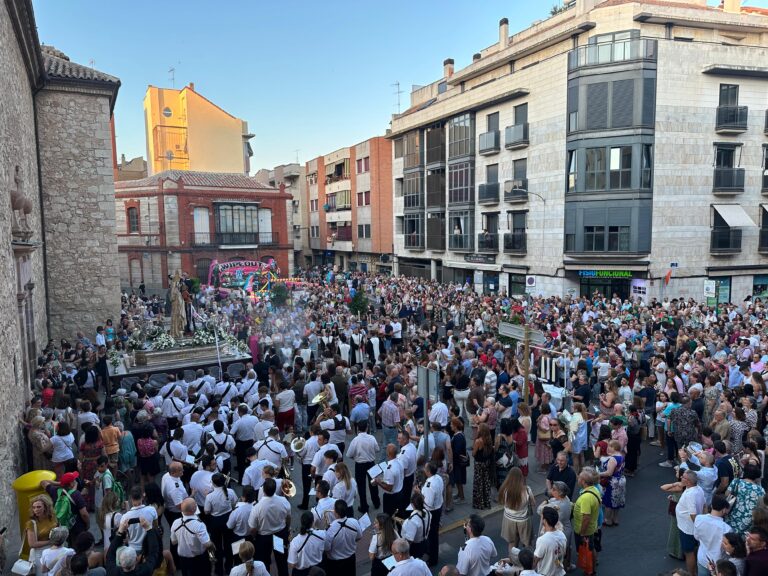 Ciudad Real vive una multitudinaria procesión de la Virgen del Carmen