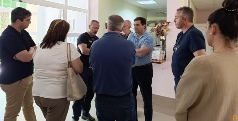 El presidente de la Diputación de Ciudad Real visita Villarrubia de los Ojos tras el trágico incendio en la residencia Virgen de la Sierra
