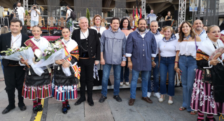 Valverde acompaña al pueblo de Ciudad Real en el inicio de La Pandorga, el mejor tributo a los valores manchegos