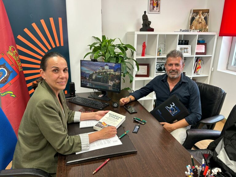 Masías se reúne con el secretario general de la AUGC para escuchar las demandas de la Guardia Civil en la provincia