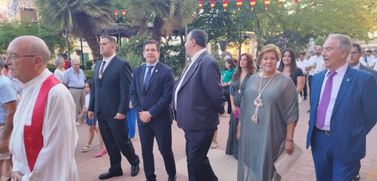 Valverde reitera en el día grande de Granátula la decisión de la Diputación de potenciar las tradiciones de la provincia