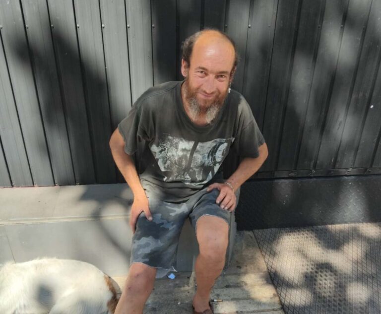 Puertollano: Arcadio, el mecánico polaco amigo de los animales