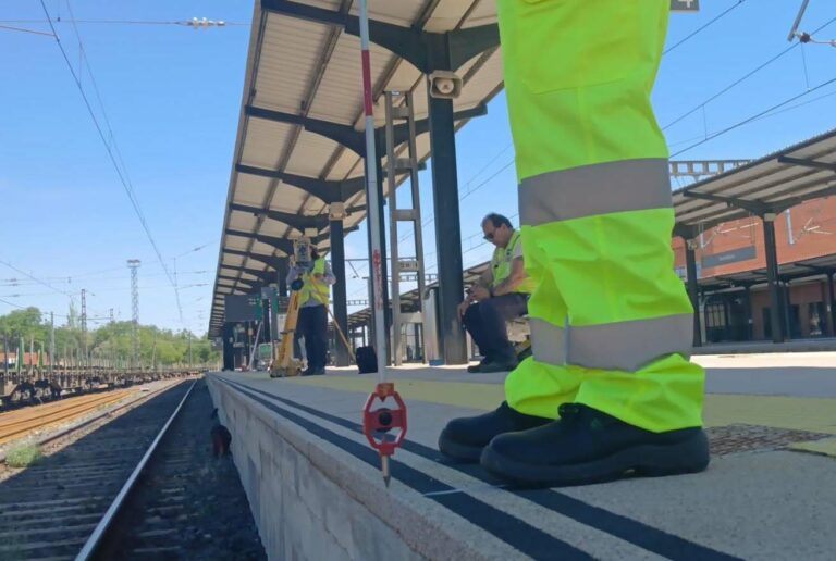 Comienzan las obras en la estación de tren de Puertollano en plena crisis de deterioro de la alta velocidad