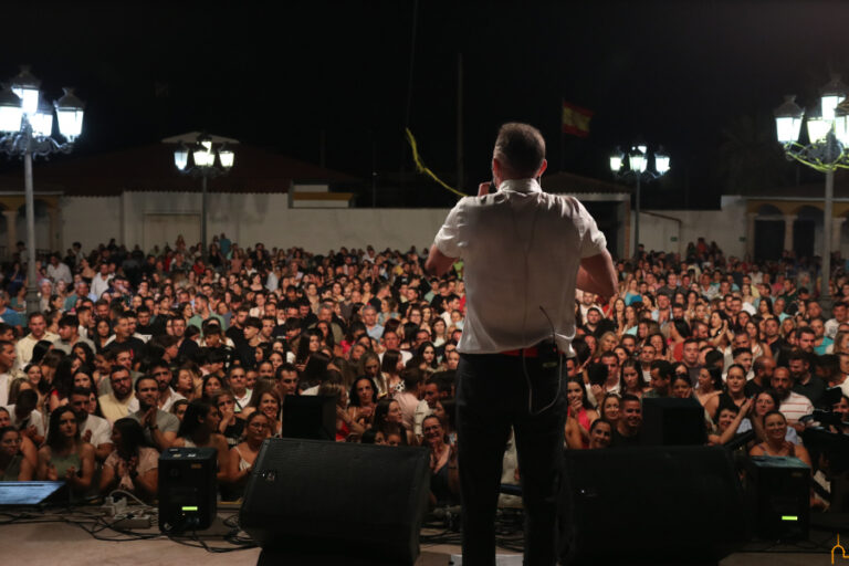 Los conciertos en Espacios y Lugares Emblemáticos de la Diputación logran un nuevo éxito en Puebla de Don Rodrigo con “El Maki y María Artés”