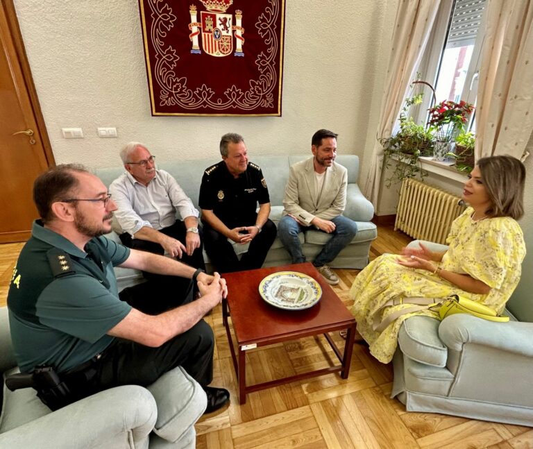 El subdelegado del Gobierno de España recibe a la cónsul de Rumanía en Ciudad Real para agradecerle su labor y desearle éxito en su nueva etapa profesional