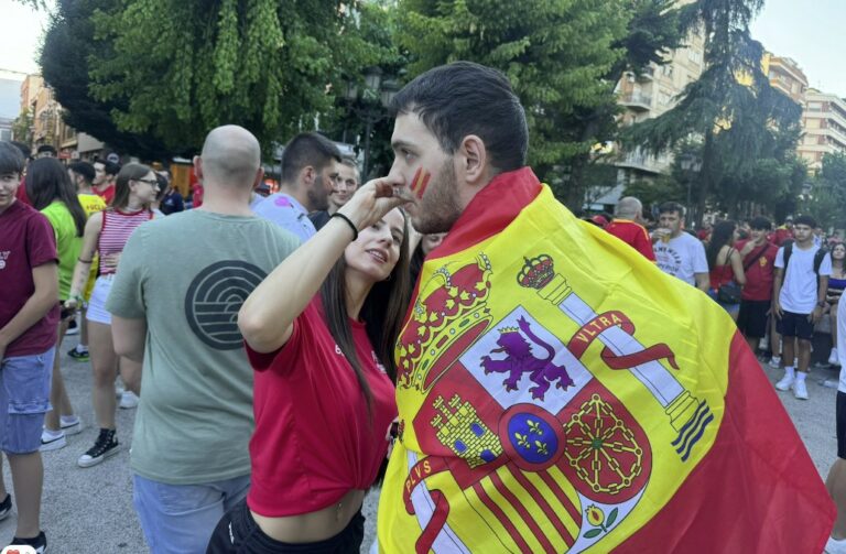 Puertollano celebra la victoria de la Roja