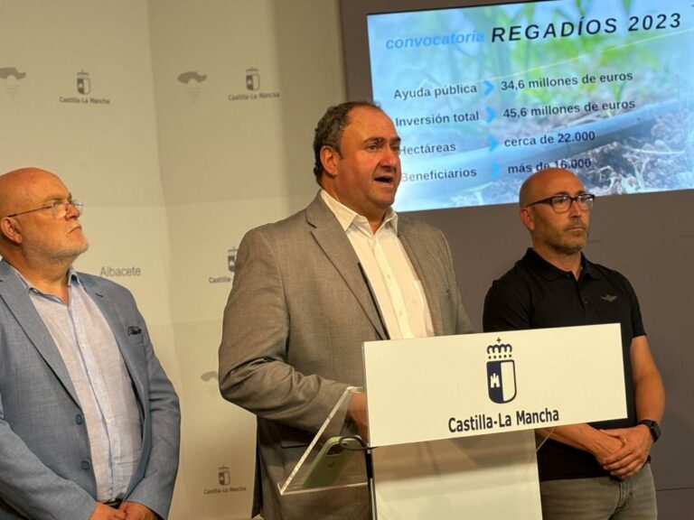 El Gobierno regional destina 34,6 millones de euros a modernizar y transformar casi 22.000 hectáreas, lo que beneficiará a más de 16.000 agricultores
