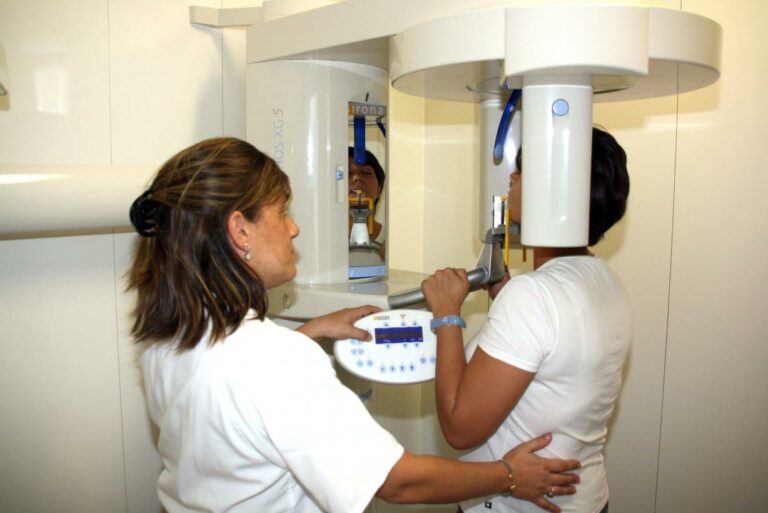 El Gobierno de Castilla-La Mancha renovará a lo largo de este año los doce ortopantomógrafos instalados en centros sanitarios del SESCAM