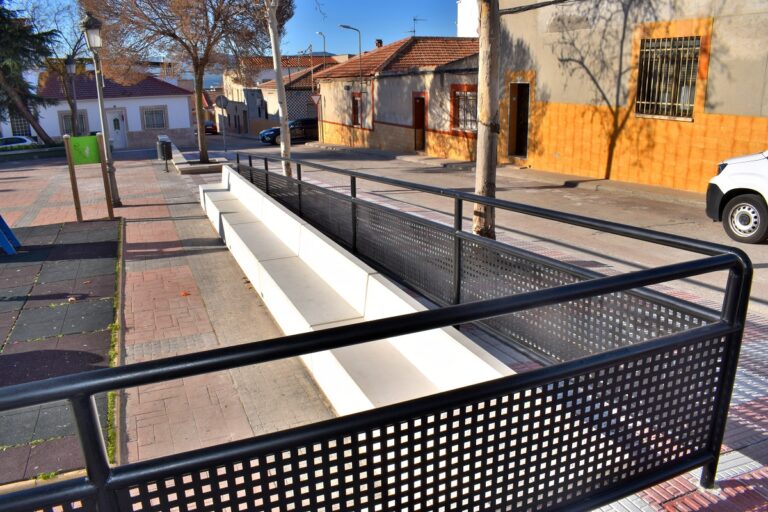 Puertollano: La plaza Donantes de Sangre se hace más accesible, segura y confortable tras las obras de renovación