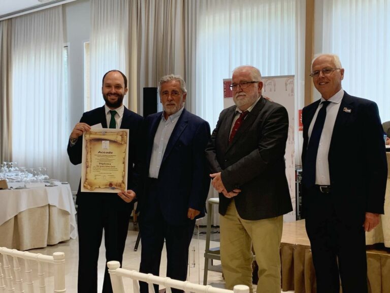 El reumatólogo del Hospital General Universitario de Ciudad Real David Castro Corredor, premiado por un trabajo sobre la espondiloartritis
