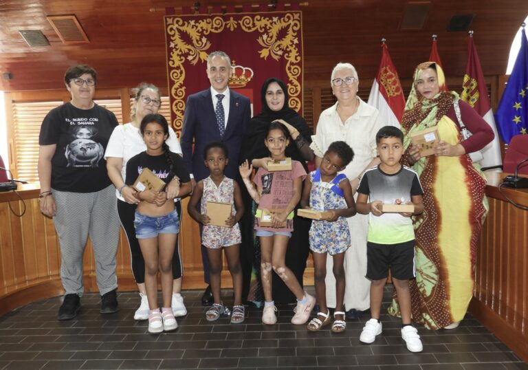 Seis menores con discapacidad procedentes de poblados de refugiados saharauis pasan el verano en Puertollano
