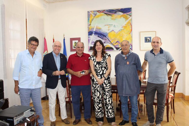 Blanca Fernández traslada al Ateneo Taurino el “apoyo sin fisuras” del Gobierno de García-Page a la fiesta de la tauromaquia 