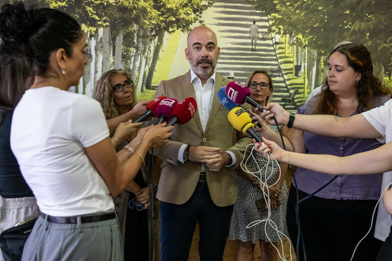 El Gobierno regional destaca que la Estrategia de Atención Primaria se está llevando a cabo correctamente